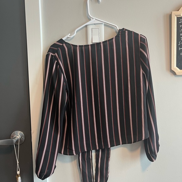 Brand new Urban plant top| cute tie at bottom| black with red and white stripes - Picture 2 of 2